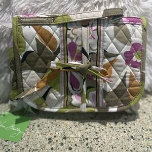 NWT- Retired “Portobello Road” pattern Vera Bradley Travel Cosmetic organizer